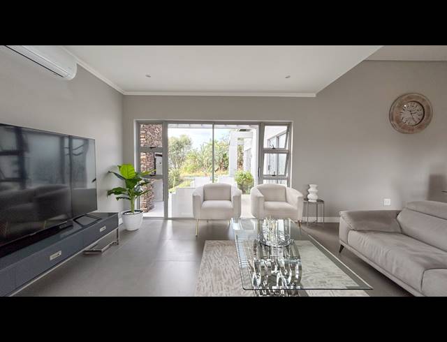 4 BEDROOM HOUSE FOR SALE IN PALM LAKES ESTATE